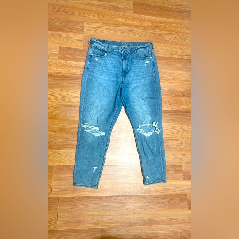 A pair of American Eagle Outfitters mom jeans, perfect for casual wear.